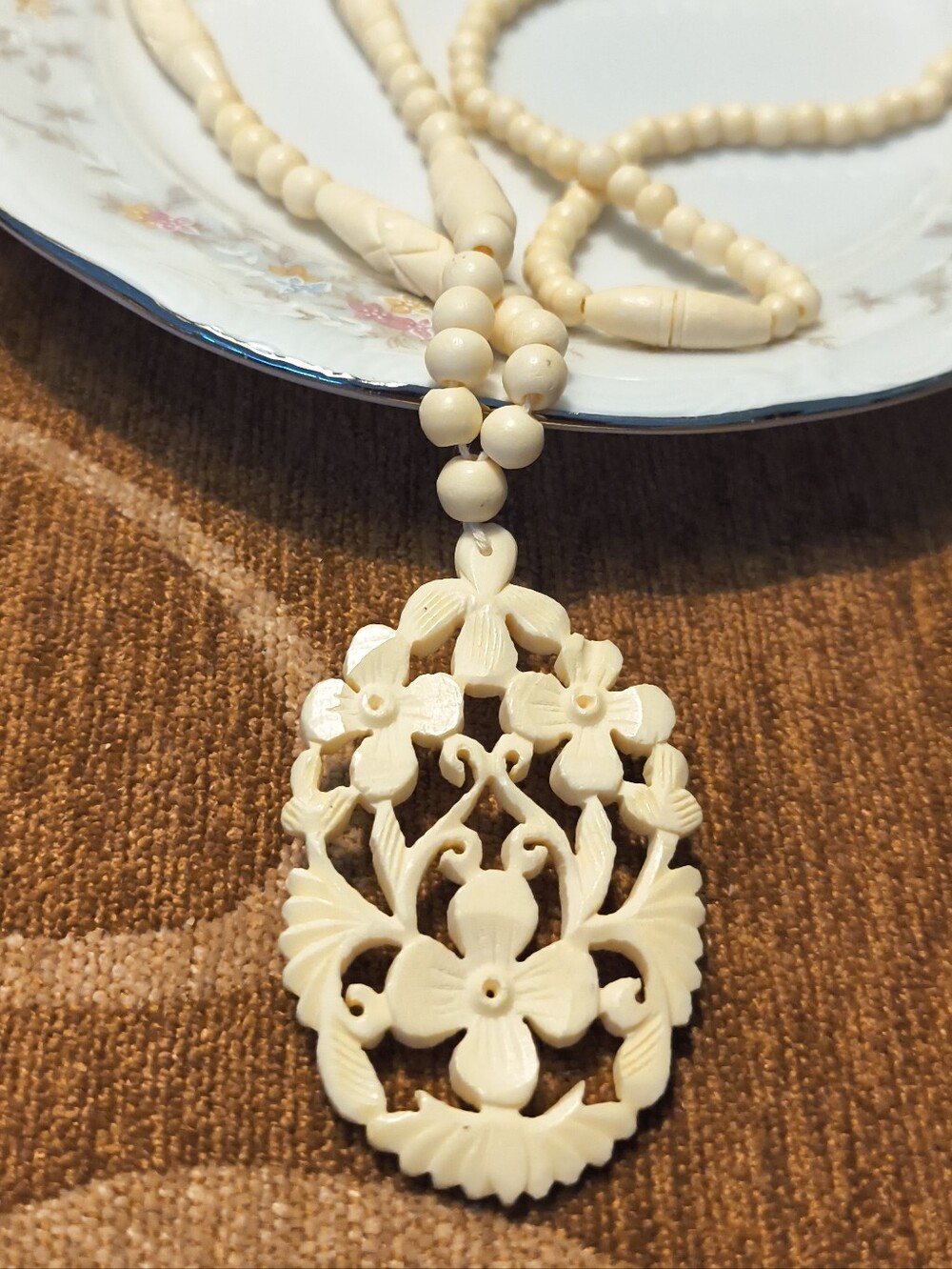 Vintage 50s Celluloid Carved Floral Pendant Necklace Hidden Clasp